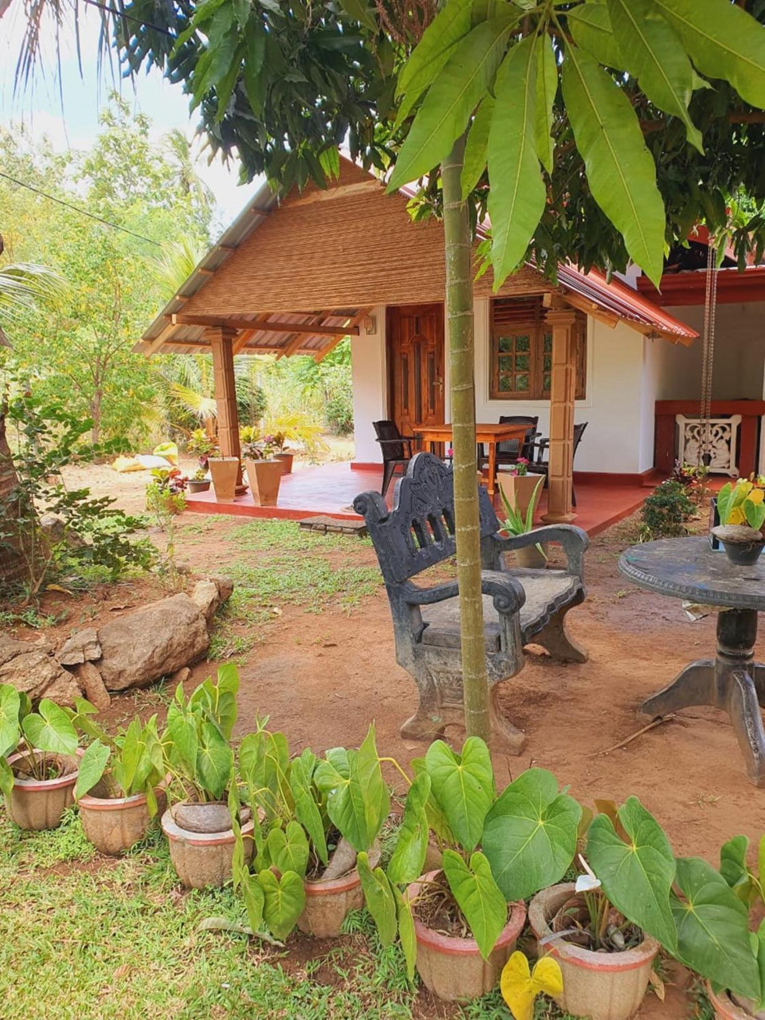 Jungle Eco Lodge & Safari Сигирия Экстерьер фото